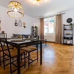 Lua Solis Apartment In The Old Town W/ Mt Tampa Views