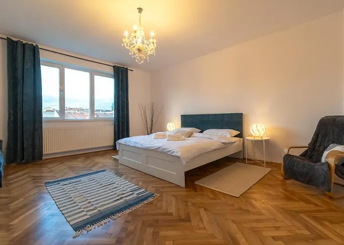 Lua Solis Apartment In The Old Town W/ Mt Tampa Views