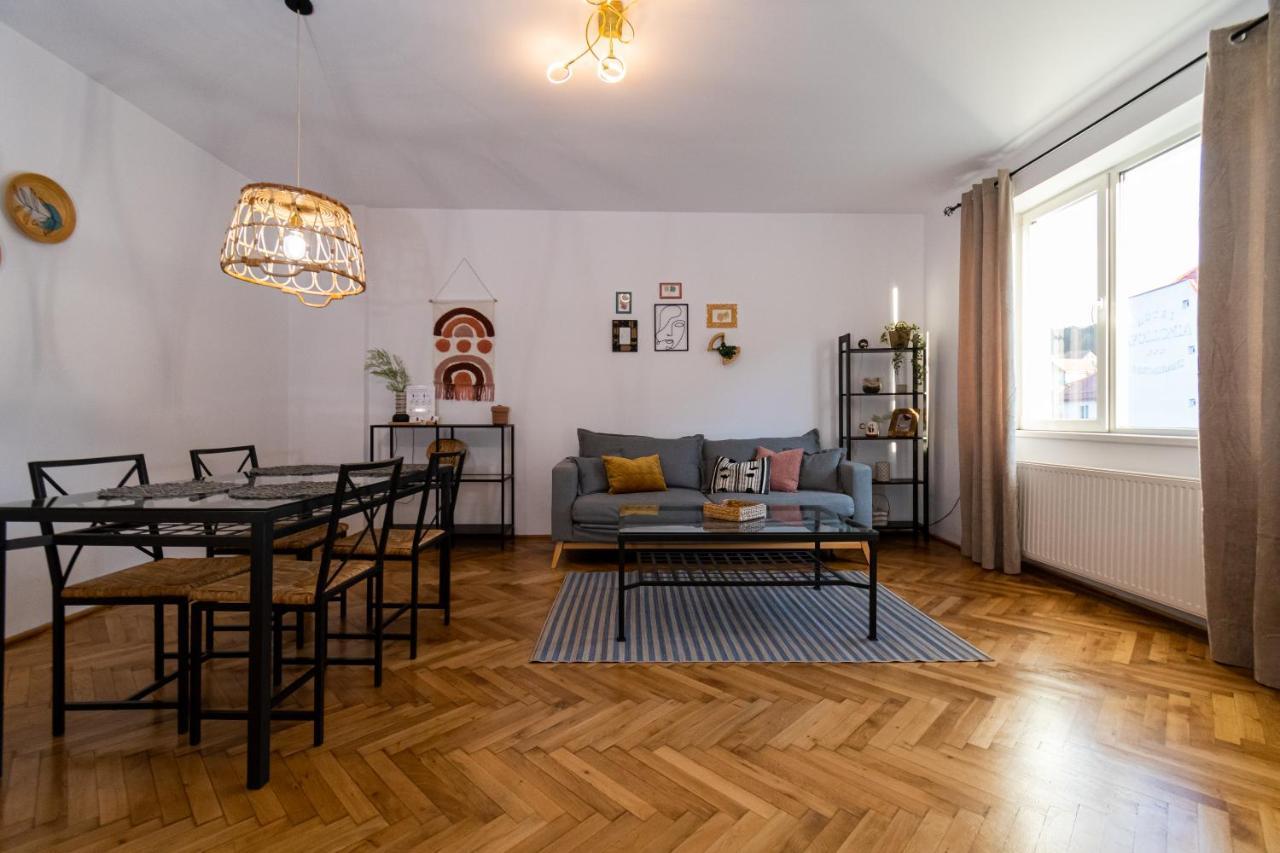 Lua Solis In The Old Town W/ Mt Tampa Views Apartment Brasov